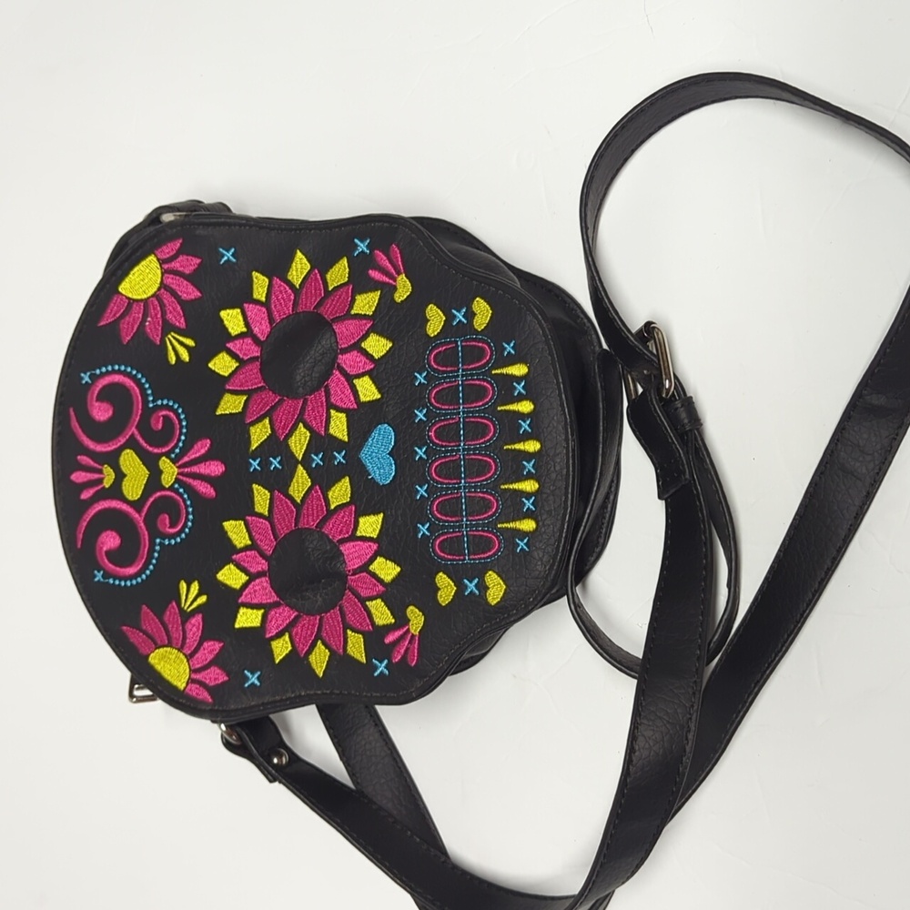 Loungefly Skull Crossbody Bag - Black and Pink